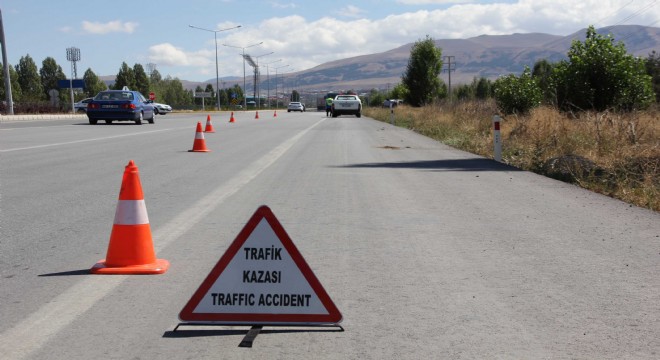 İspir’de trafik kazası: 4 yaralı