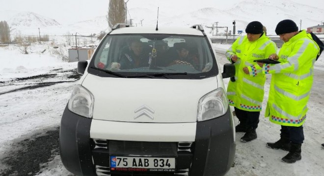 Jandarma trafik ekipleri emniyet kemeri denetimi yaptı