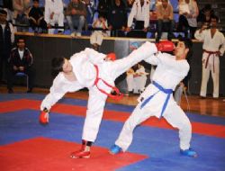 Karateciler, final için mücadele edecek