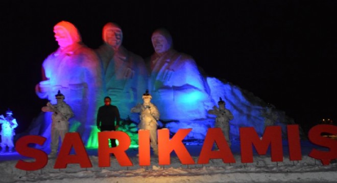 Kardan heykeller ışıklandırıldı