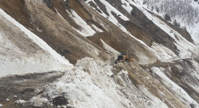 Karlıova’da çığ, Yedisu’da karla mücadele