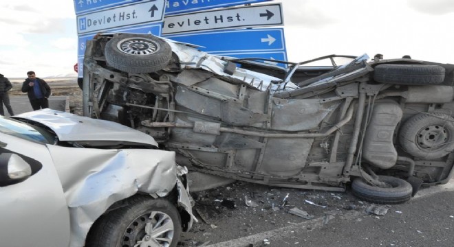 Kars yolunda trafik kazası: 4 yaralı