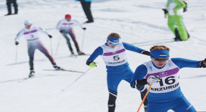 Kayaklı koşuda ipi Kuskova göğüsledi