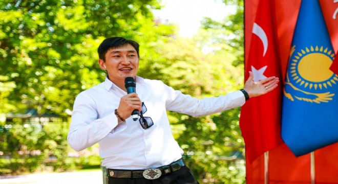 Kazak Milli şairi Kunanbayev’e vefa
