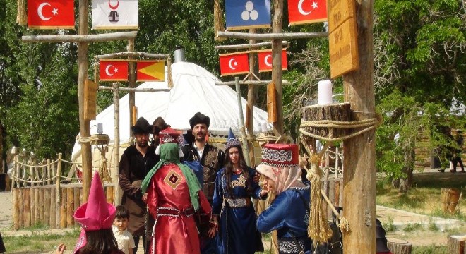 Kırgız Türkleri kültürlerini yaşatmaya çalışıyor
