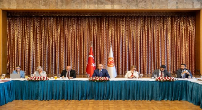 Kurtulmuş:  Yeni bir anayasa Türkiye nin önceliğidir 