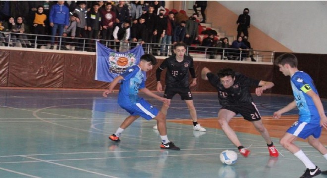Liseler Futsal’da yarışıyor