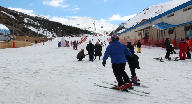 Mart ayında Palandöken’de kayak keyfi