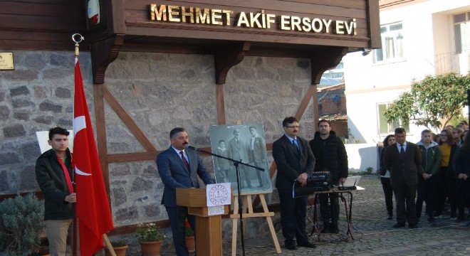 Mehmet Akif Ersoy, yaşadığı evde dualarla anıldı
