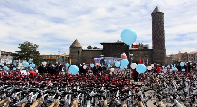 Obezite ile mücadele için 2 bin 354 bisiklet dağıtıldı