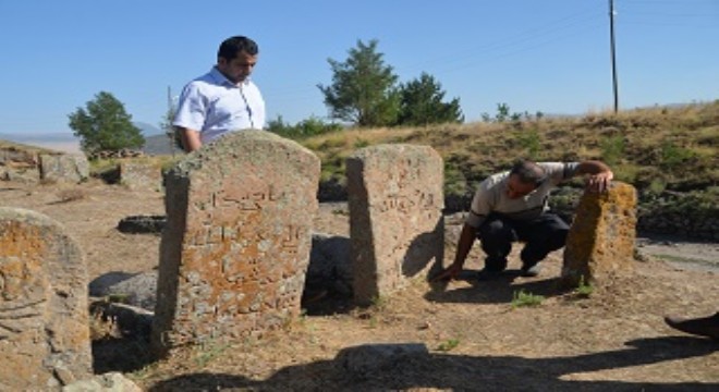 Osmanlı dönemi mezar taşlarına bilimsel yaklaşım