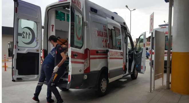 Sakaltutan'da otomobil ile minibüs çarpıştı: 9 yaralı