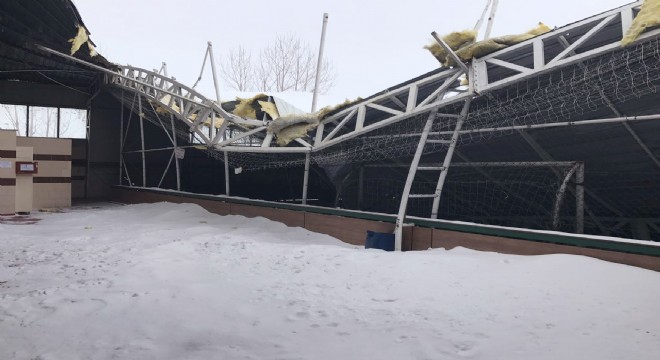 Spor tesisinin çatısı çöktü