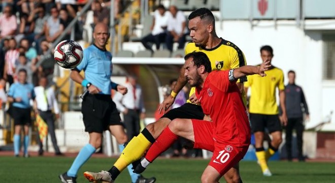 TFF 1. Lig: Ümraniyespor: 2 - İstanbulspor: 1