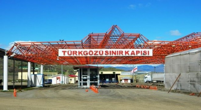 Türkgözü’nde kaçak eşya operasyonu