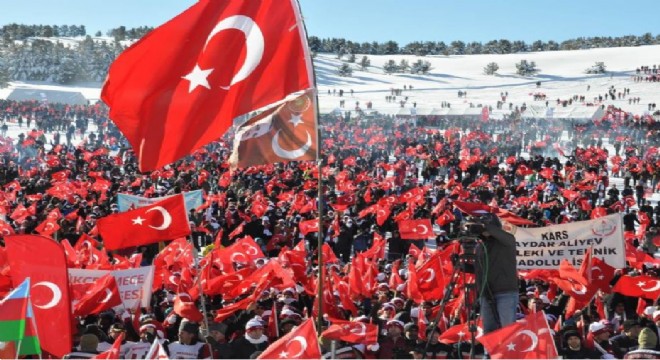 Türkiye Şehitleriyle yürüyecek