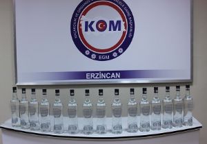 Erzincan yolunda kaçak içki operasyonu
