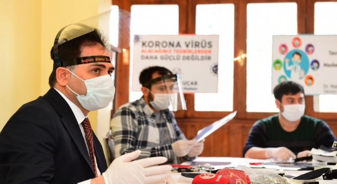 Yakutiye Belediyesi 15 bin siperlikli maske dağıttı