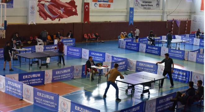 Yurt öğrencileri masa tenisinde yarıştı