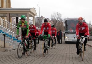 Bisikletçiler Ardahan a ulaştı 