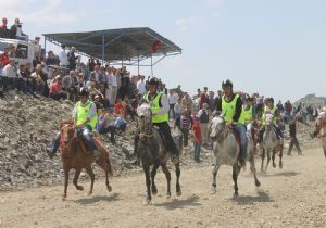 Erzurum rahvan atları Mardin’de yarıştı