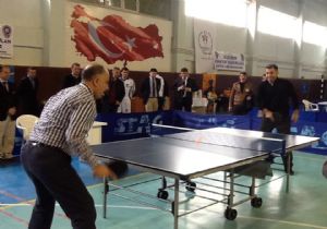 Karabörk Arısoy’la masa tenisinde yarıştı