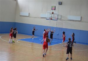 Basketbolda yarı final mücadelesi