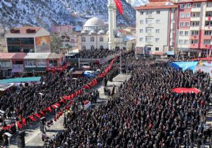 Şehid Erdoğan’ı on binler tekbirle uğurladı