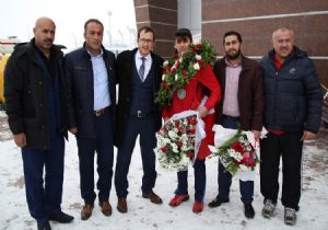 Gençoğlu, kıck boksta Erzurum’u gururlandırdı