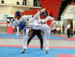 Taekwondocular madalya peşinde