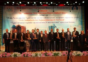 Türk Dünyası Hizmet Ödülleri sahiplerini buldu