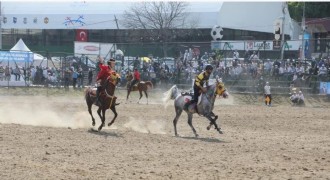 Erzurum Ejder Atlı Cirit Kulübü gösterisi ilgi topladı