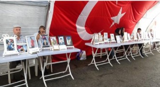 HDP ve PKK mağduru aileler 1079 gündür nöbette