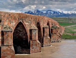 Tarihi köprüler restore edilecek