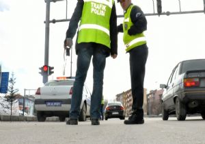Erzurum trafiğinde alkollü sürücü rezaleti