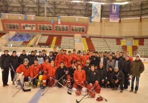 U20 Buz Hokeyi Milli Takımı Erzurum’da