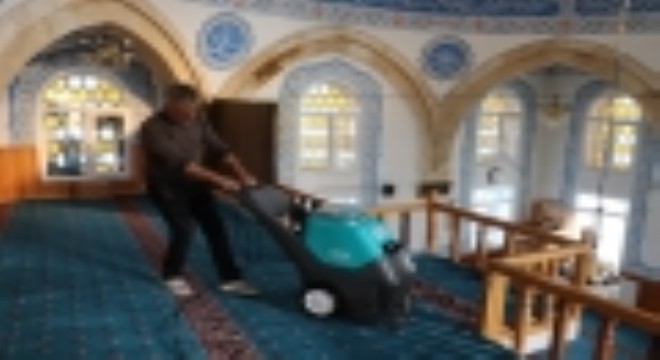 Belediyeden camilere örnek hizmet