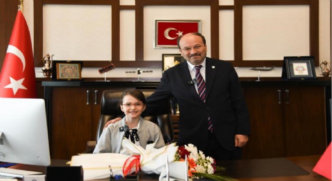 Çakmak’tan 23 Nisan jesti