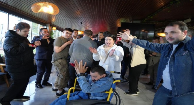Engelleri aştılar, vatana asker oldular