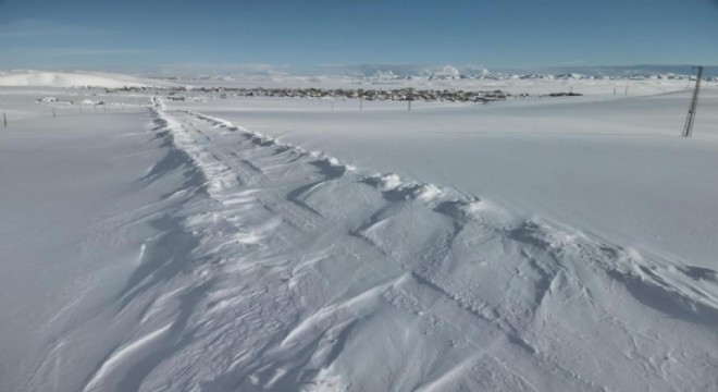 Karayazı ilçesinde ulaşım yeniden sağlandı
