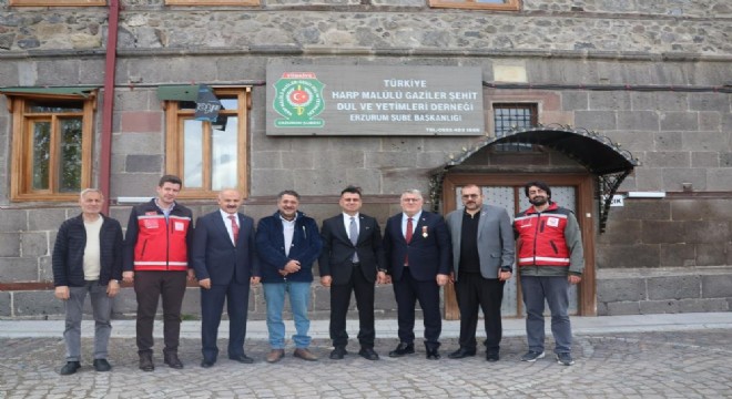 'Zaman Durmaz, Kahramanlar Unutulmaz'