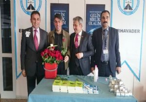 Havalimanında Kutlu Doğum coşkusu