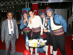 YÖREX’te civil peynir ikramı