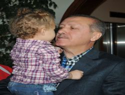 Erdoğan, torun hasretini Ela Naz ile giderdi 