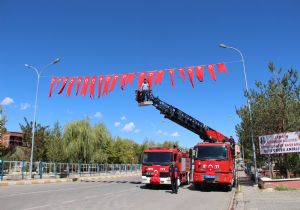 Oltu bayraklarla donatıldı
