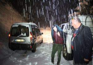 Oltu’da yolcu kurtarma operasyonu