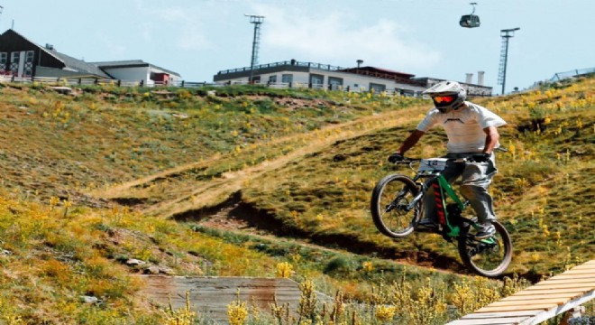 210 sporcu Palandöken’de yarışta