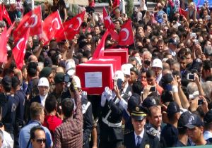 Bölücü hainlere lanet yağdı