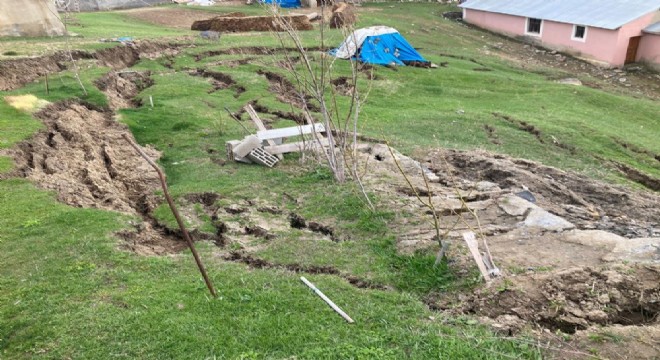 Ağrı Başçavuş'ta heyelan