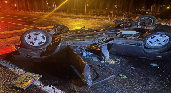 Ağrı yolunda trafik kazası:  2 si ağır 4 yaralı
